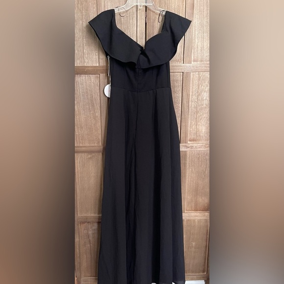 NWT Short Jumpsuit with Train. - Picture 7 of 8